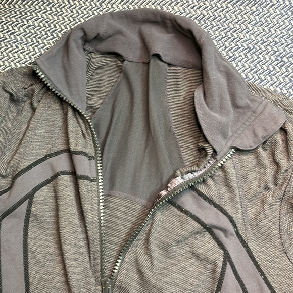 Lululemon Athletica Women’s Define Jacket Size 12 - Picture 2 of 9